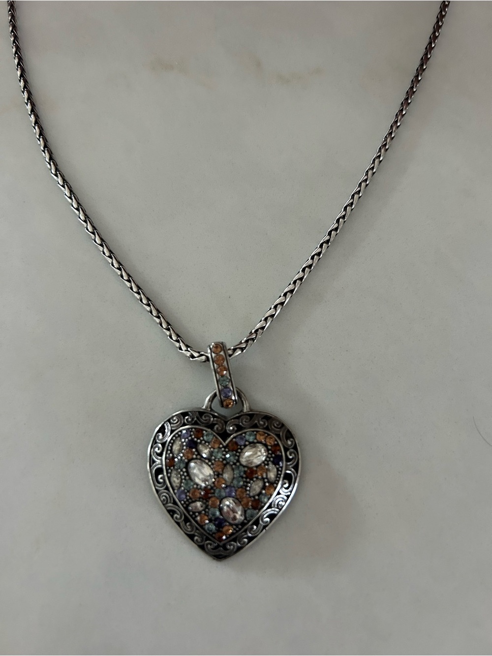 BRIGHTON CRYSTAL VOYAGE NEUTRAL HUES SWAROVSKI CRYST SLVR HEART NECKLACE - Picture 3 of 7